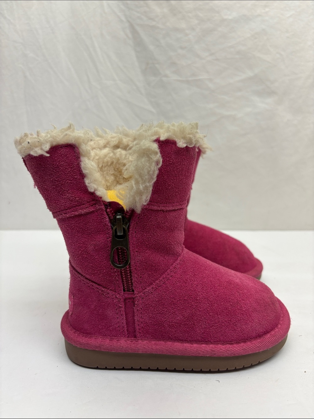 Koolaburra by Ugg boots for baby SZ 7, box 56